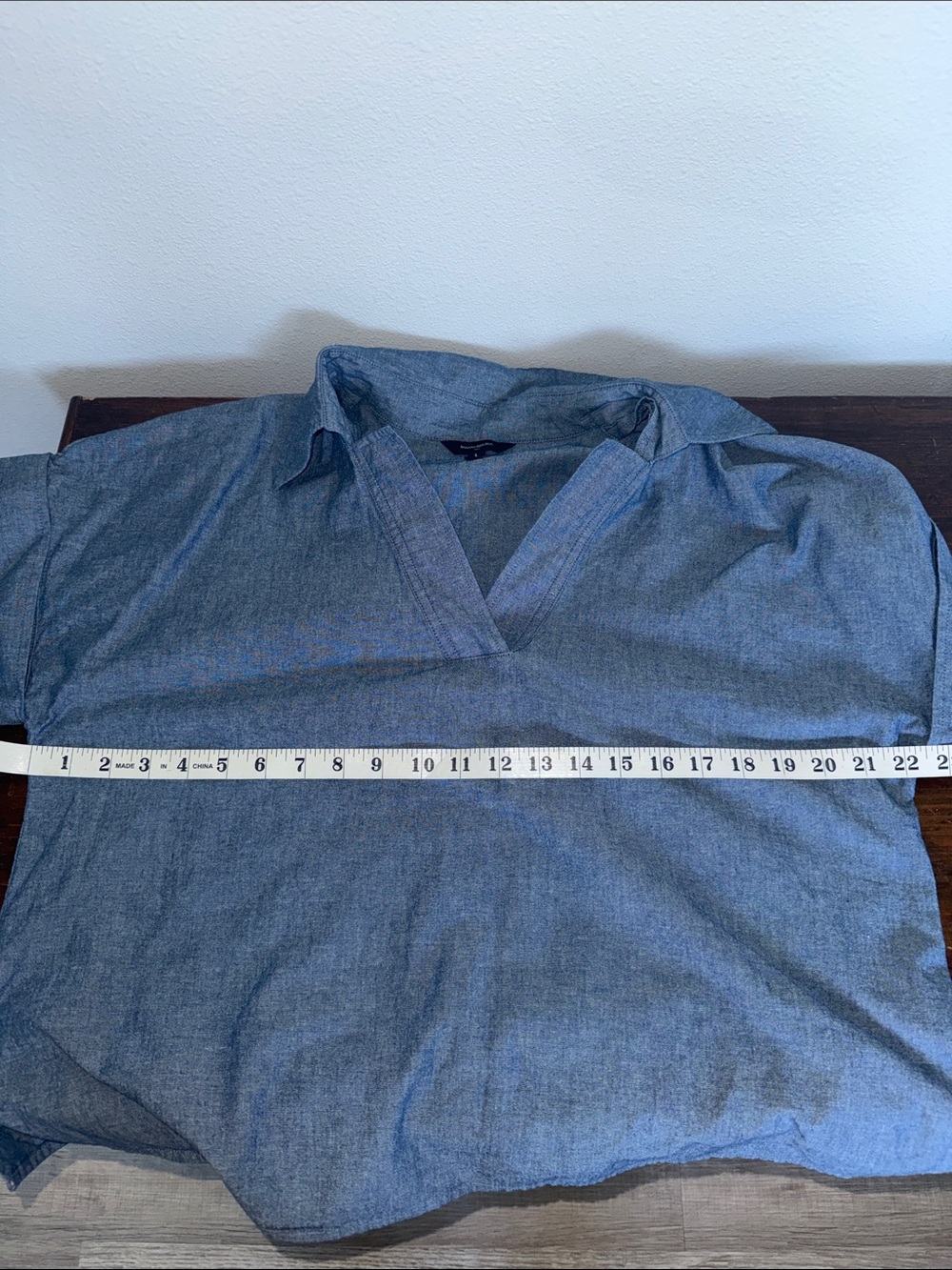 Banana Republic Chambray V-Neck Short Sleeve Top - Light Blue - Picture 5 of 5